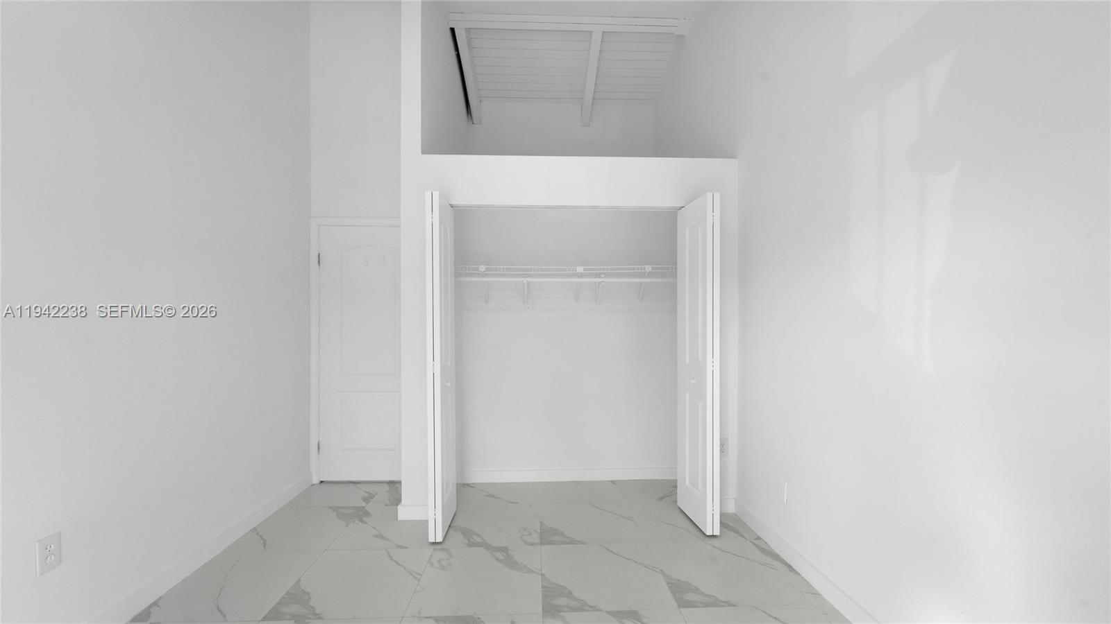 VILLAS UNIVERSITY SQUARE - Residential Lease