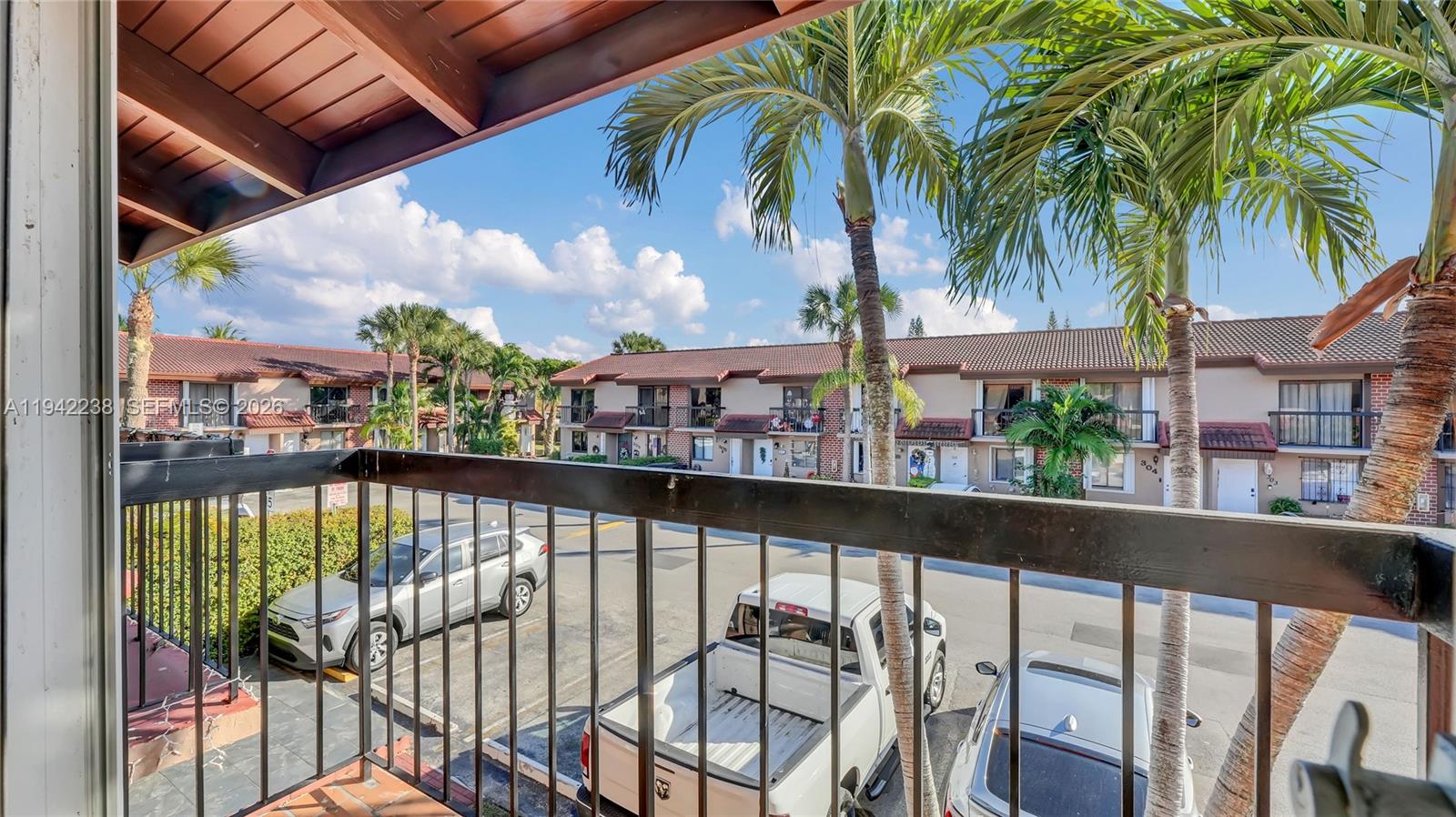 VILLAS UNIVERSITY SQUARE - Residential Lease