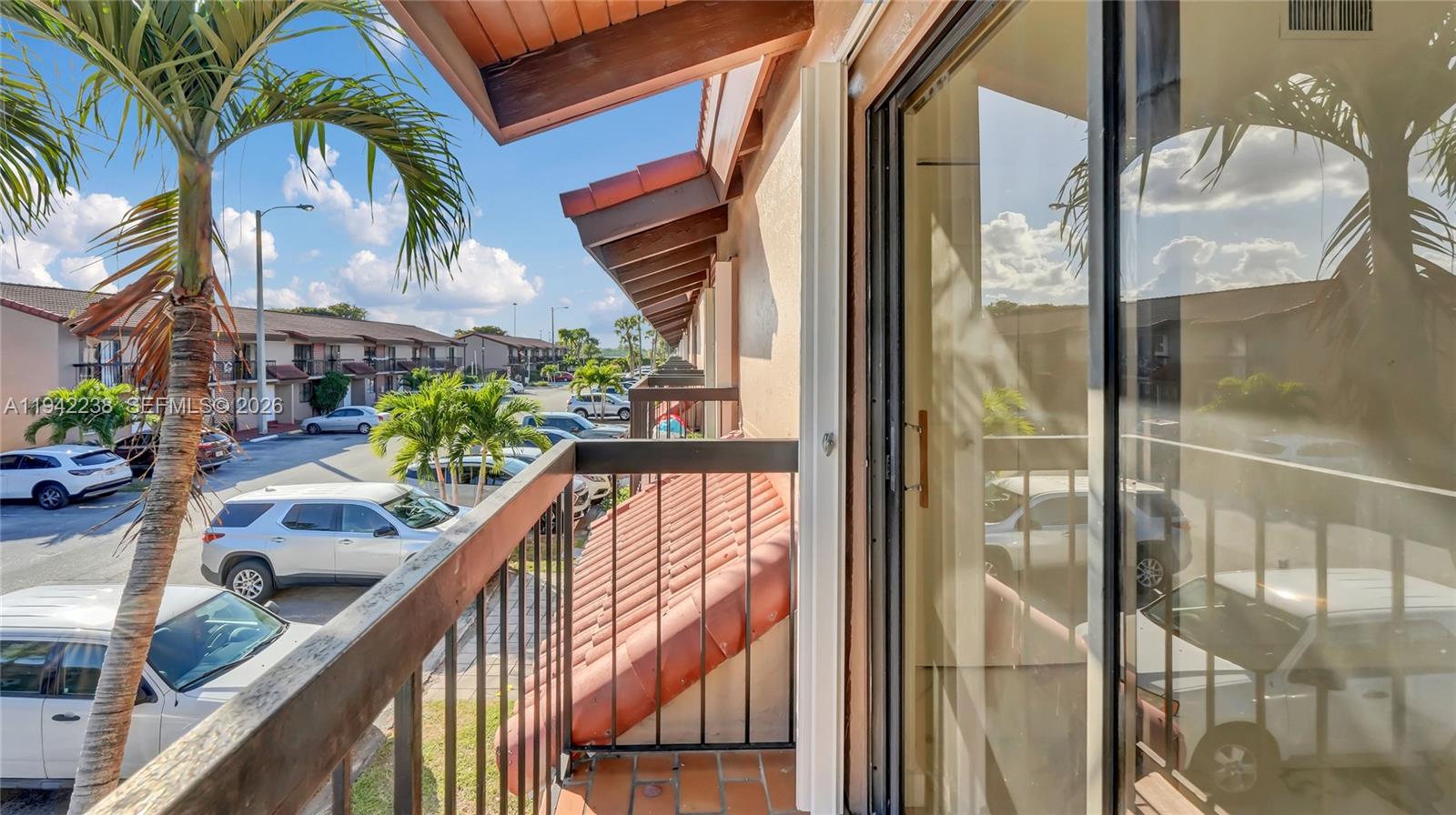 VILLAS UNIVERSITY SQUARE - Residential Lease