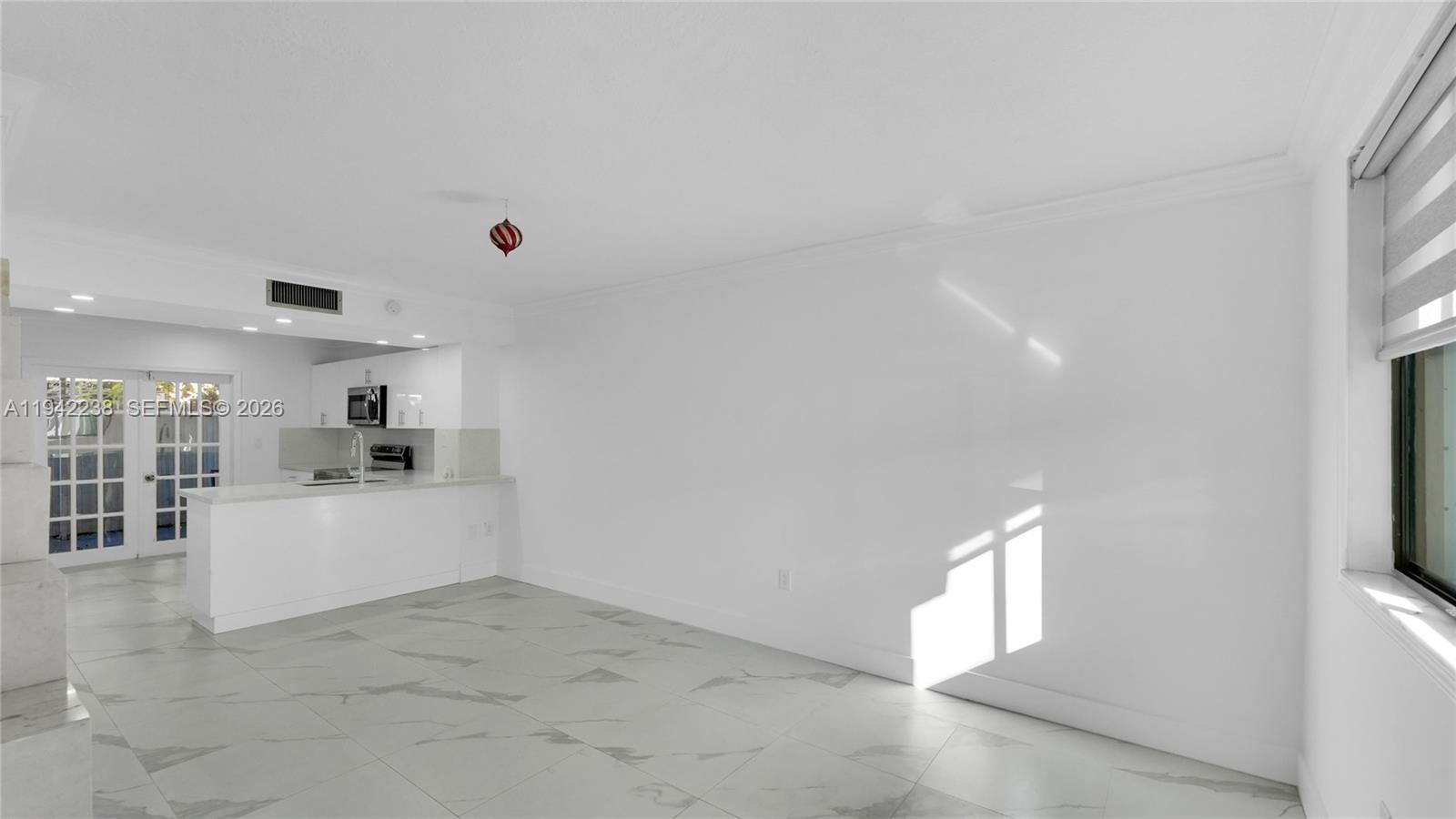 VILLAS UNIVERSITY SQUARE - Residential Lease