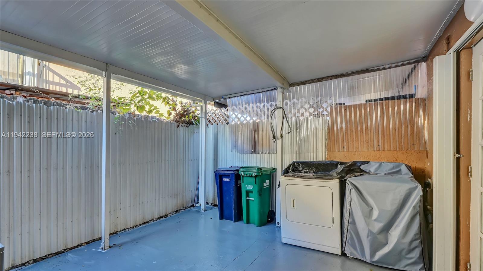 VILLAS UNIVERSITY SQUARE - Residential Lease