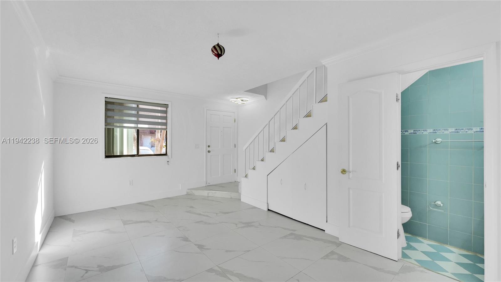 VILLAS UNIVERSITY SQUARE - Residential Lease