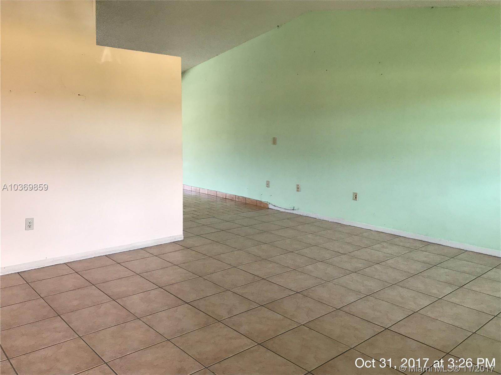 KENDALE LAKES WEST TOWNHO - Residential