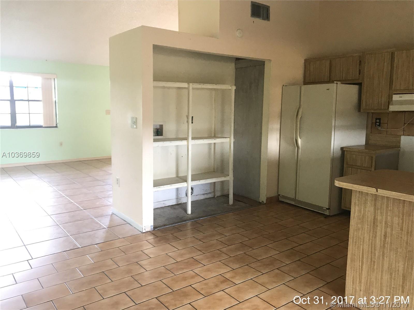 KENDALE LAKES WEST TOWNHO - Residential