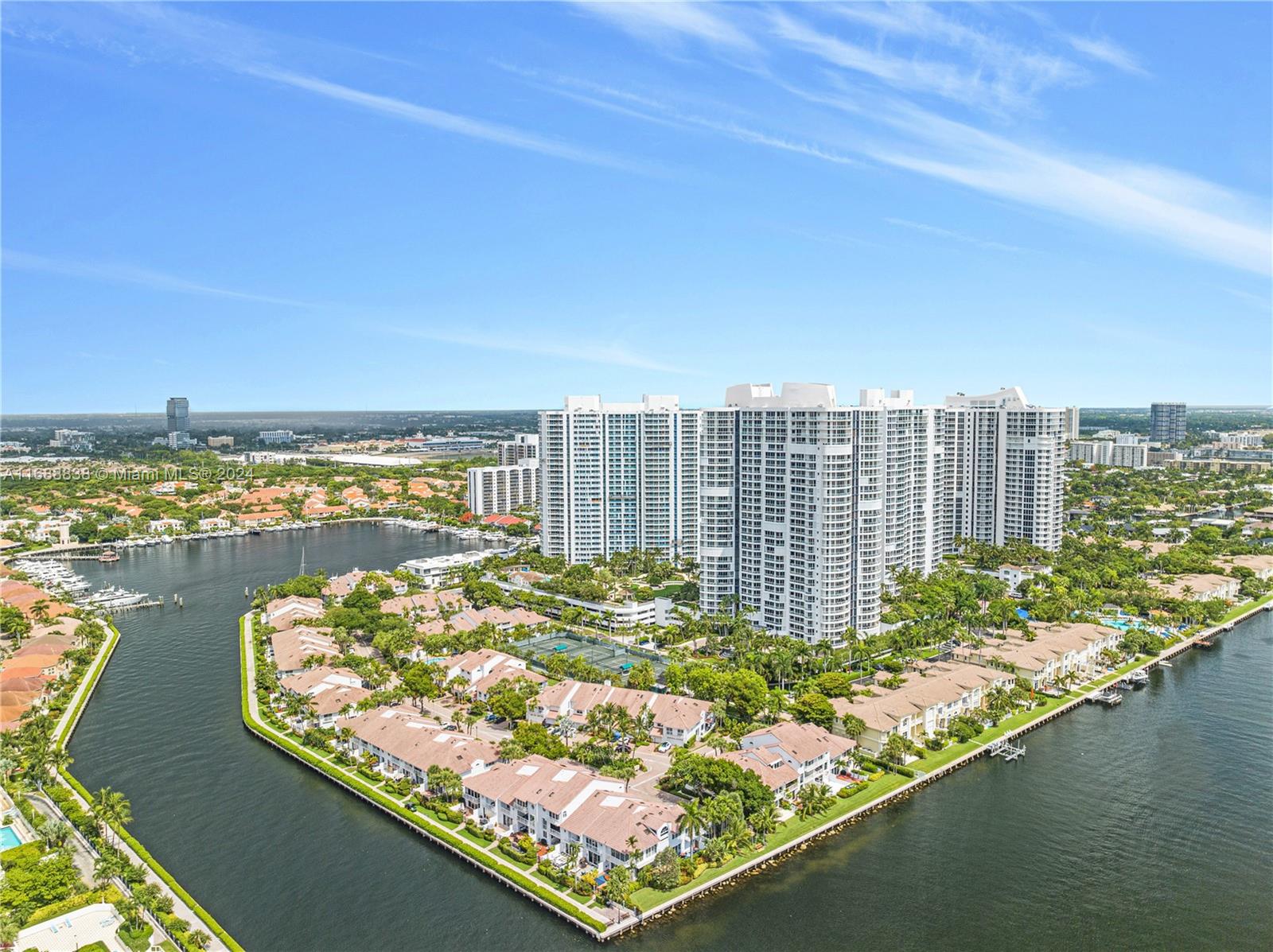 SOUTH TOWER AT THE POINT - Residential