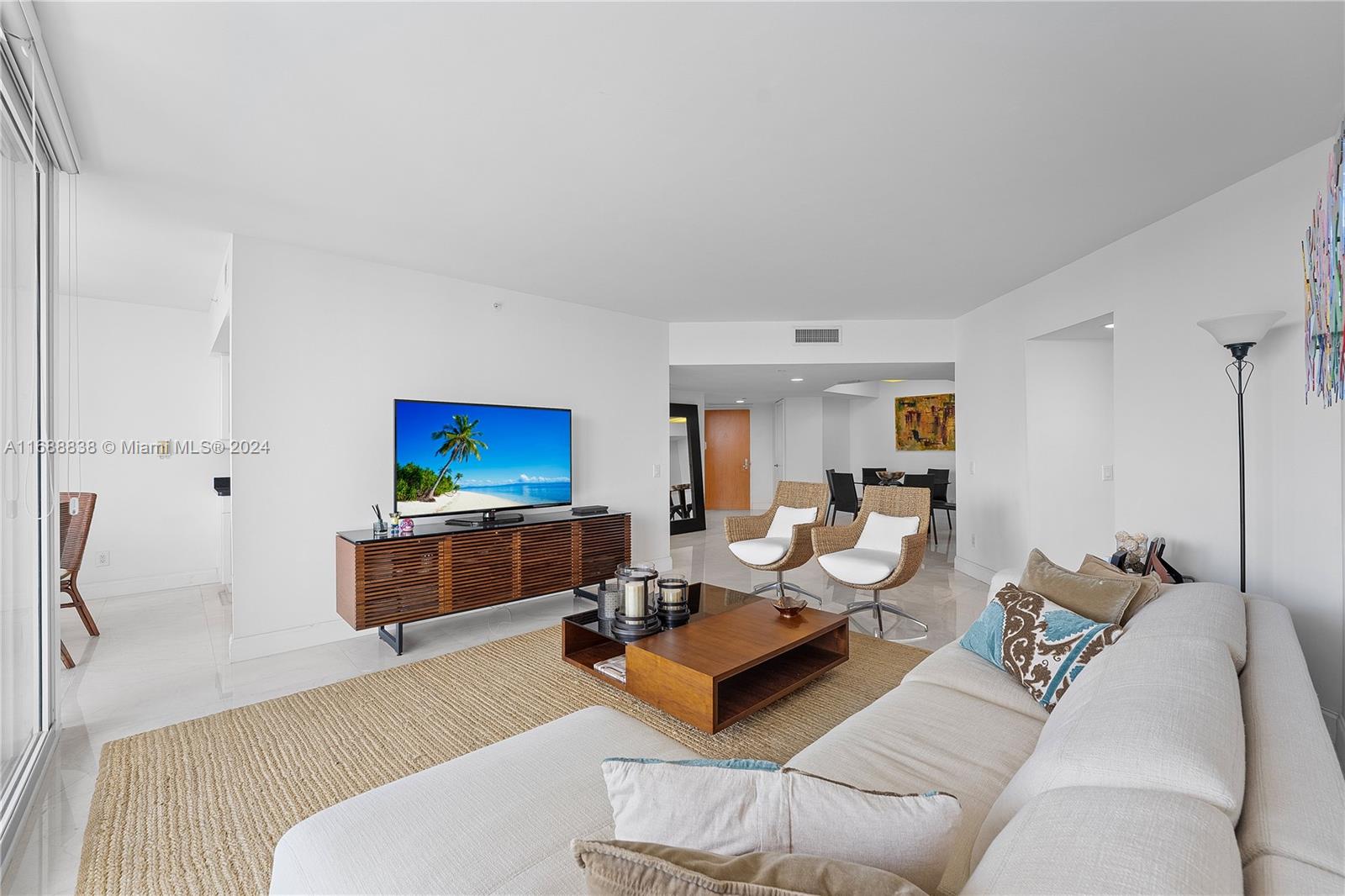 SOUTH TOWER AT THE POINT - Residential