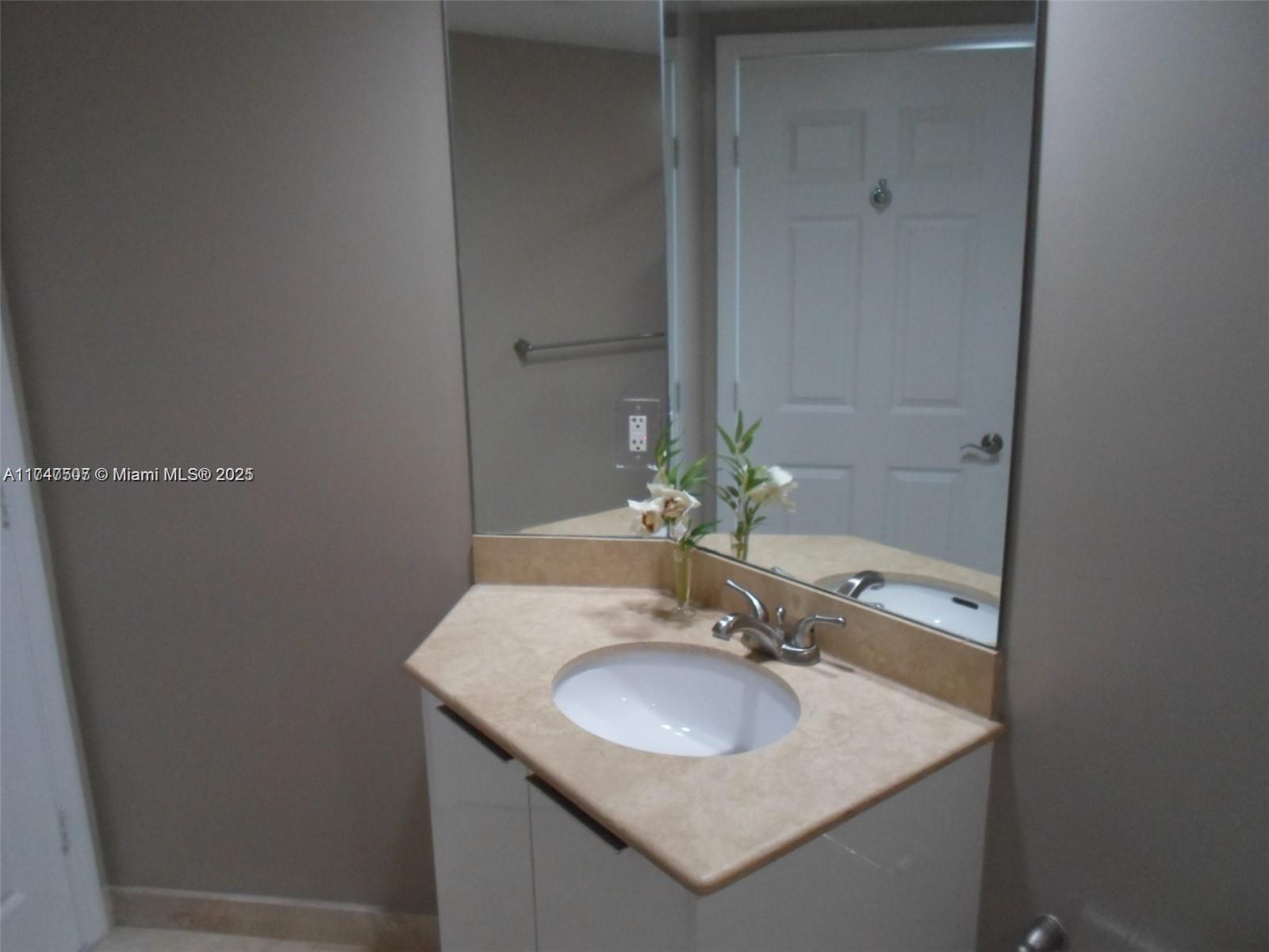 DUO CONDOMINIUM WEST - Residential