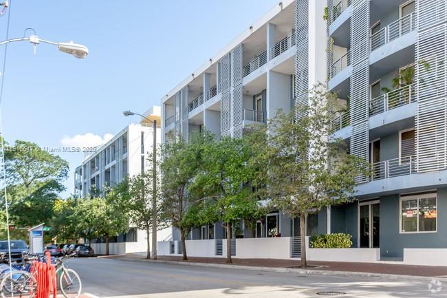 3339 Virginia St 207