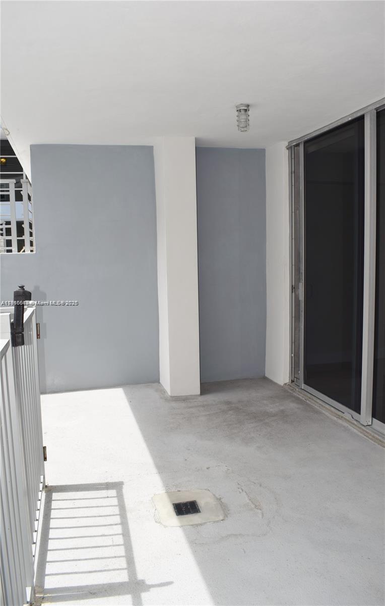 LOFTS AT MAYFAIR CONDO - Residential