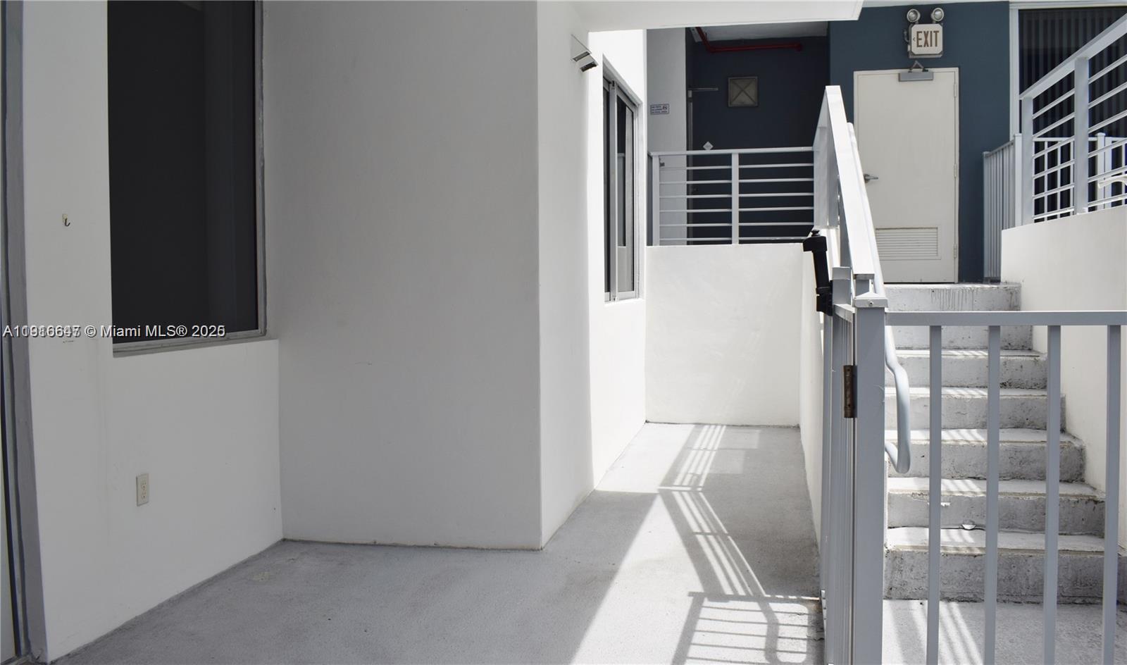 LOFTS AT MAYFAIR CONDO - Residential