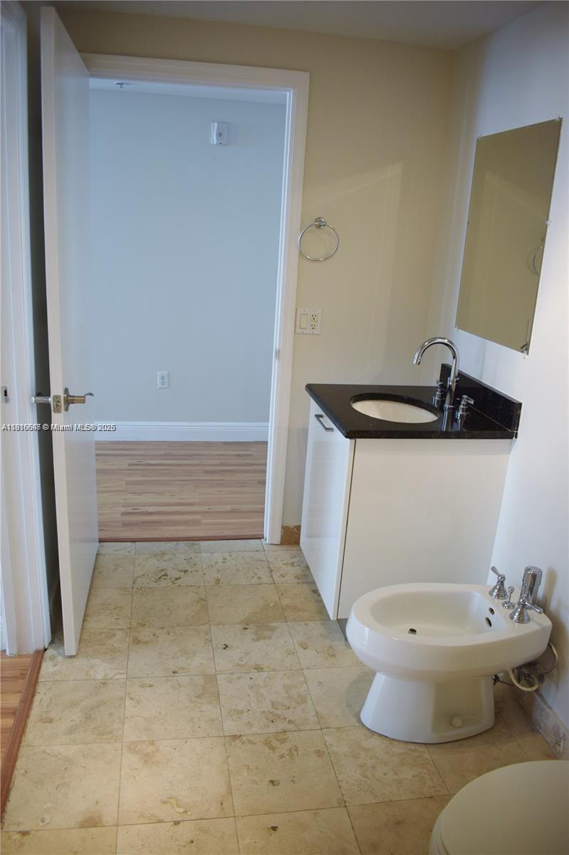 LOFTS AT MAYFAIR CONDO - Residential