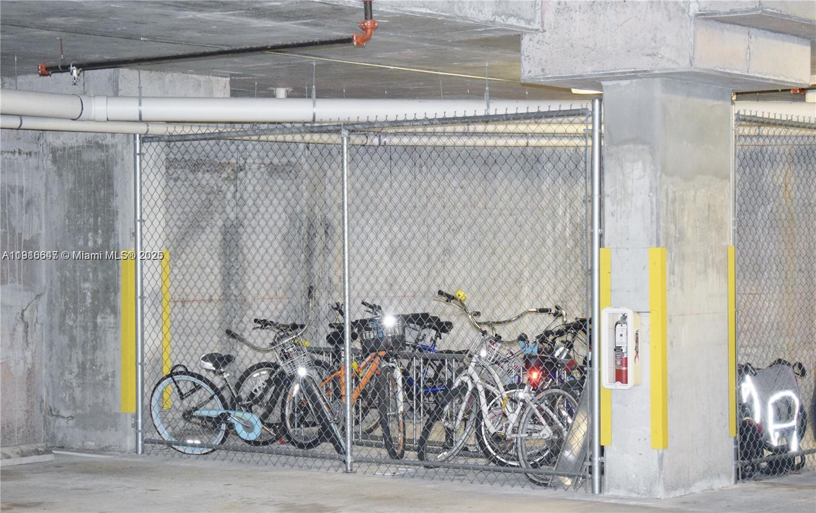 LOFTS AT MAYFAIR CONDO - Residential