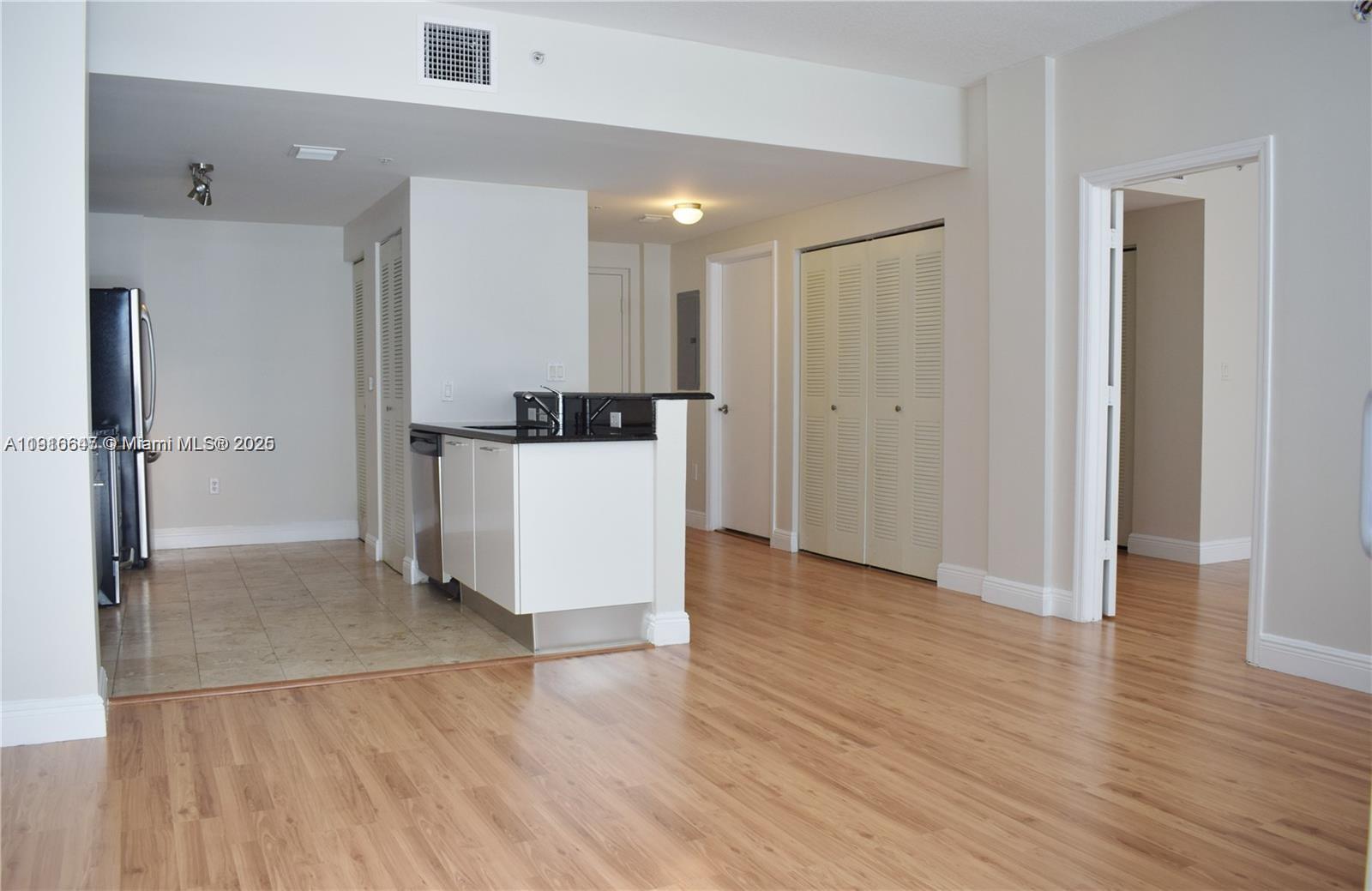 3339 Virginia St 207