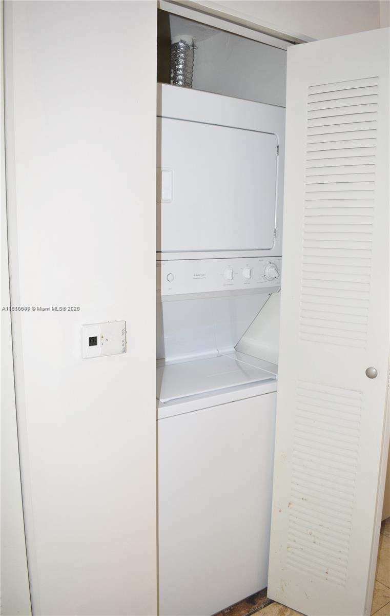 LOFTS AT MAYFAIR CONDO - Residential