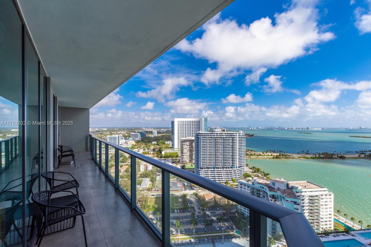 PARAISO BAYVIEWS CONDO - Residential