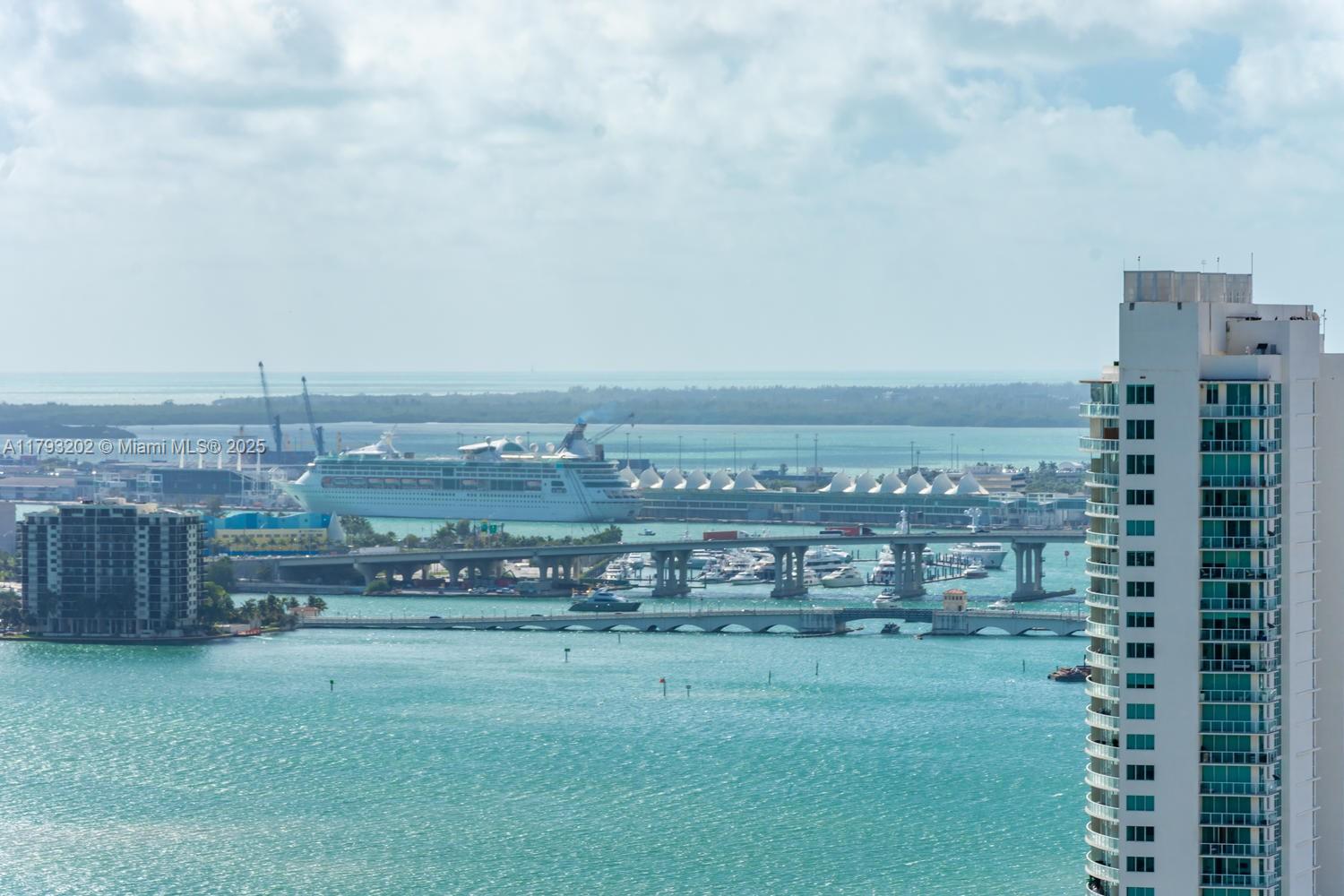 PARAISO BAYVIEWS CONDO - Residential