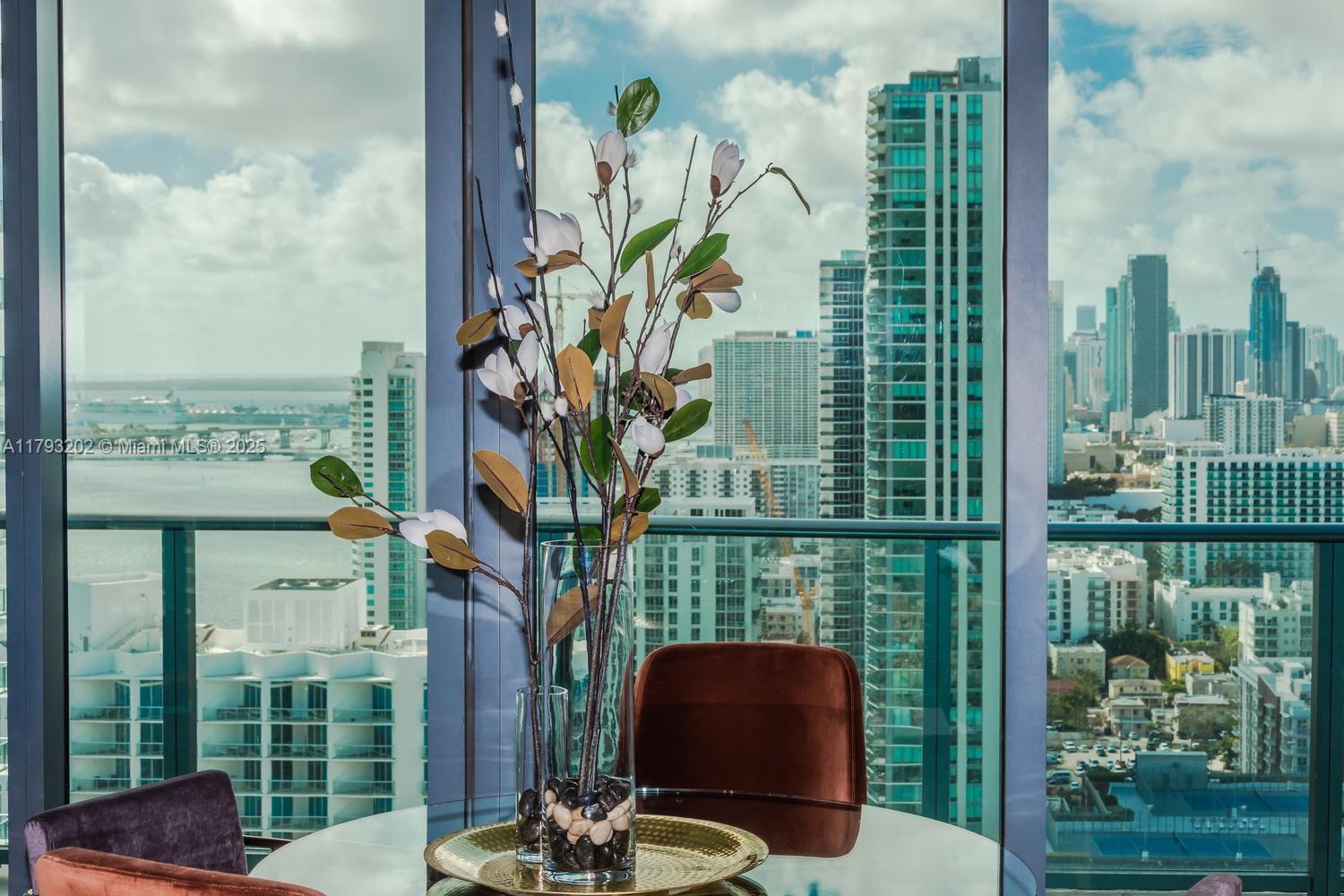 PARAISO BAYVIEWS CONDO - Residential