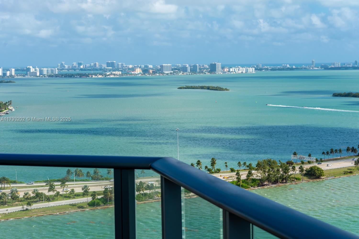 PARAISO BAYVIEWS CONDO - Residential