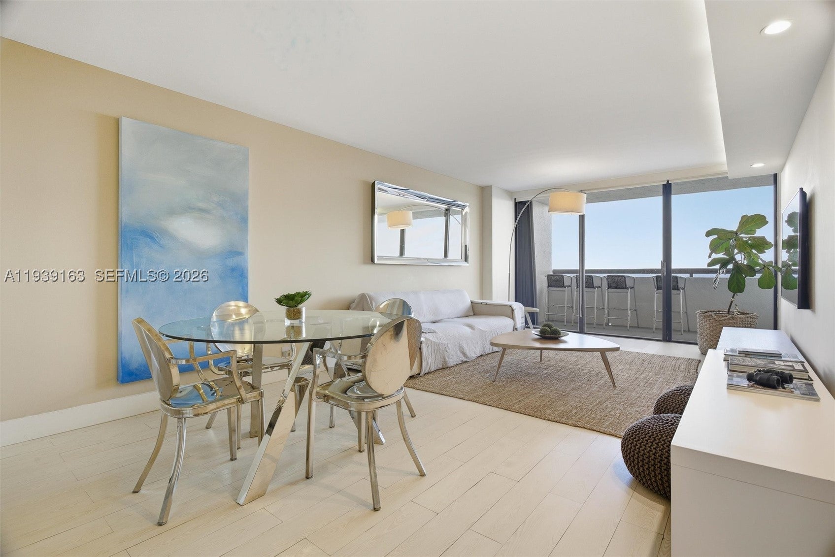 2555 Collins Ave 2105