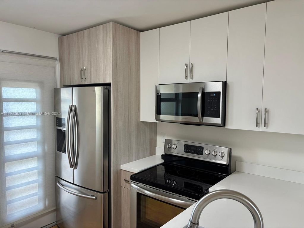 Photo of 205 SE 11th Ter #407, Dania Beach, FL 33004 (MLS # A11778963)