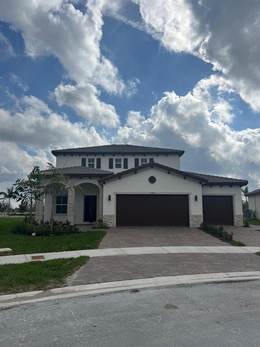 Rental Property at 2330 Se 28 Dr 2330, Homestead, Miami-Dade County, Florida - Bedrooms: 5 
Bathrooms: 4  - $4,990 MO.