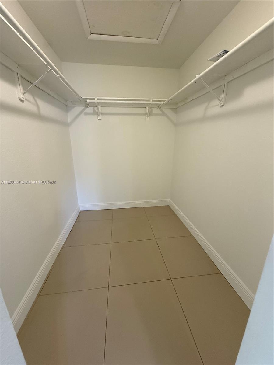 17TH AVE MANOR 2ND ADDN - Residential