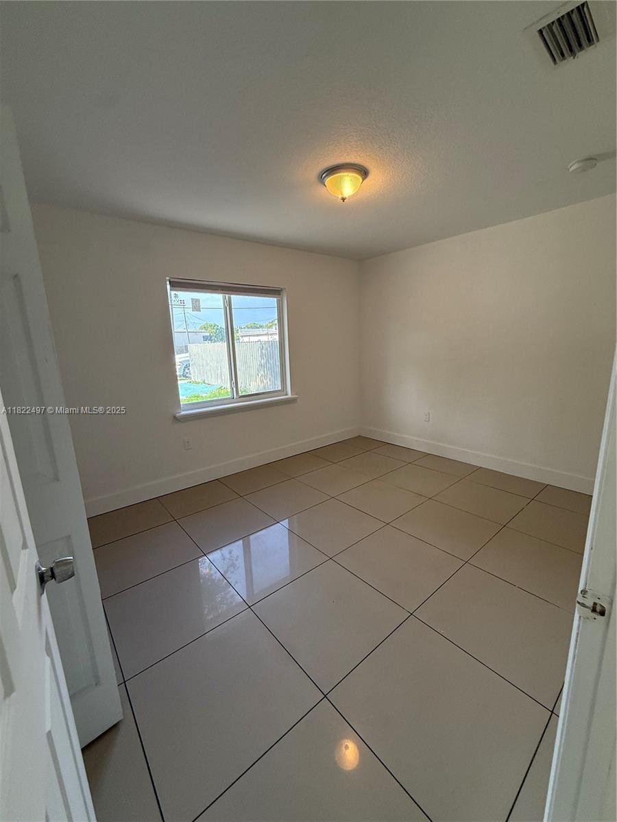 17TH AVE MANOR 2ND ADDN - Residential