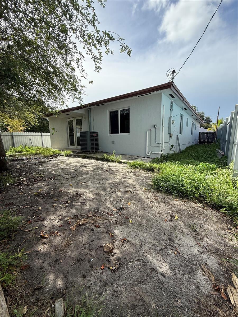 17TH AVE MANOR 2ND ADDN - Residential