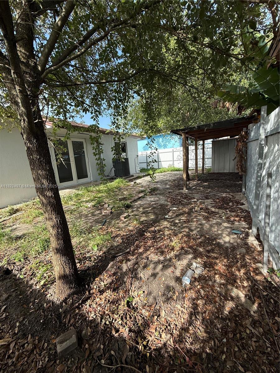 17TH AVE MANOR 2ND ADDN - Residential