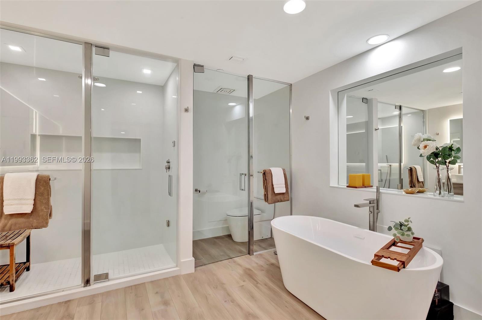 SEASIDE CONDO - Residential