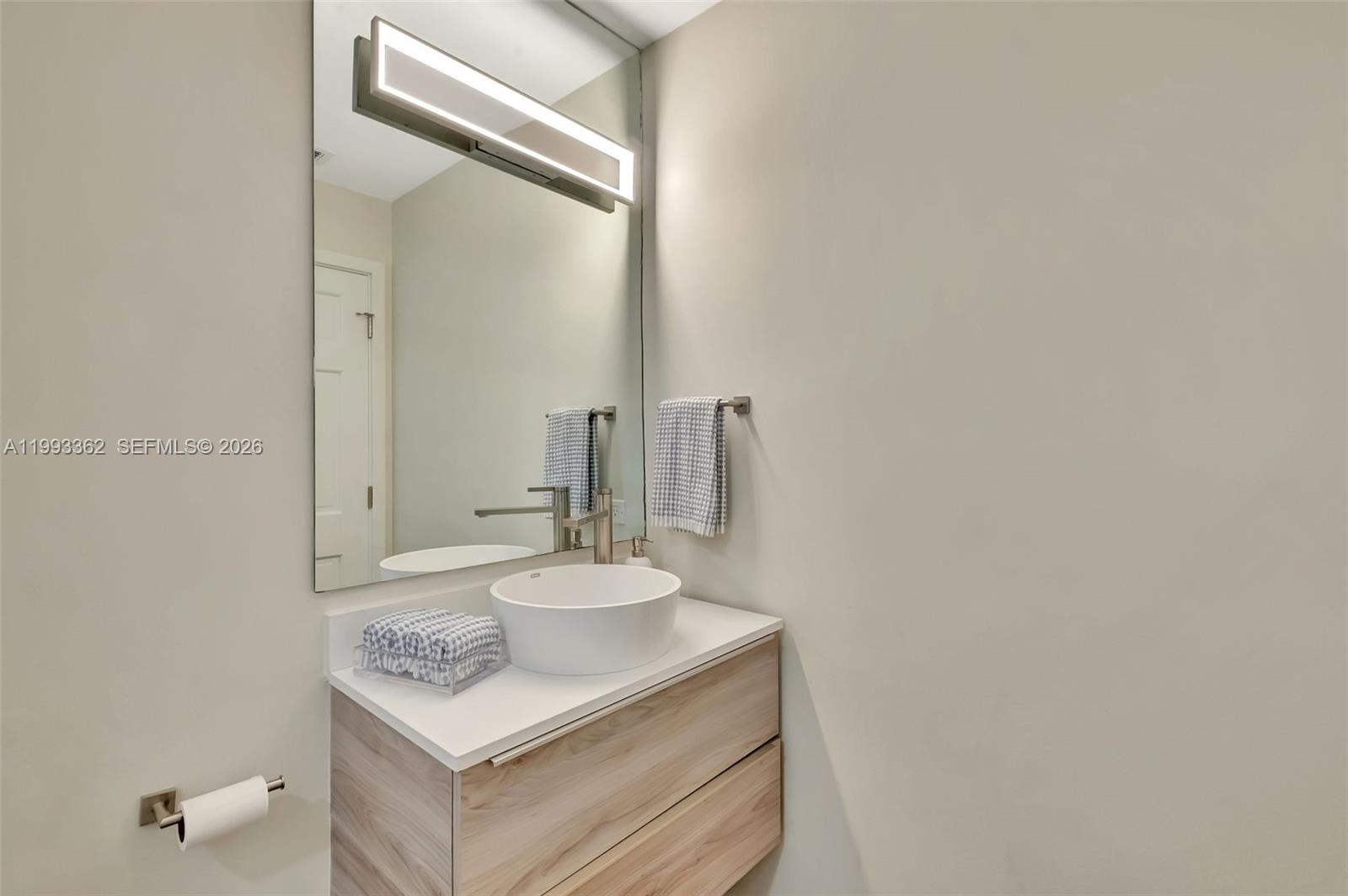 SEASIDE CONDO - Residential