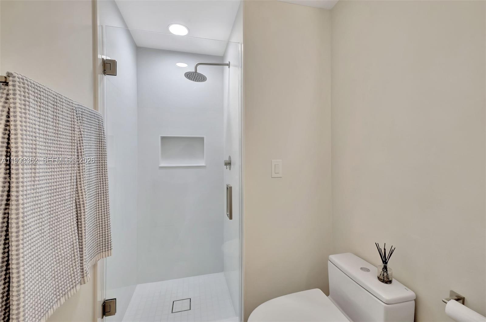 SEASIDE CONDO - Residential