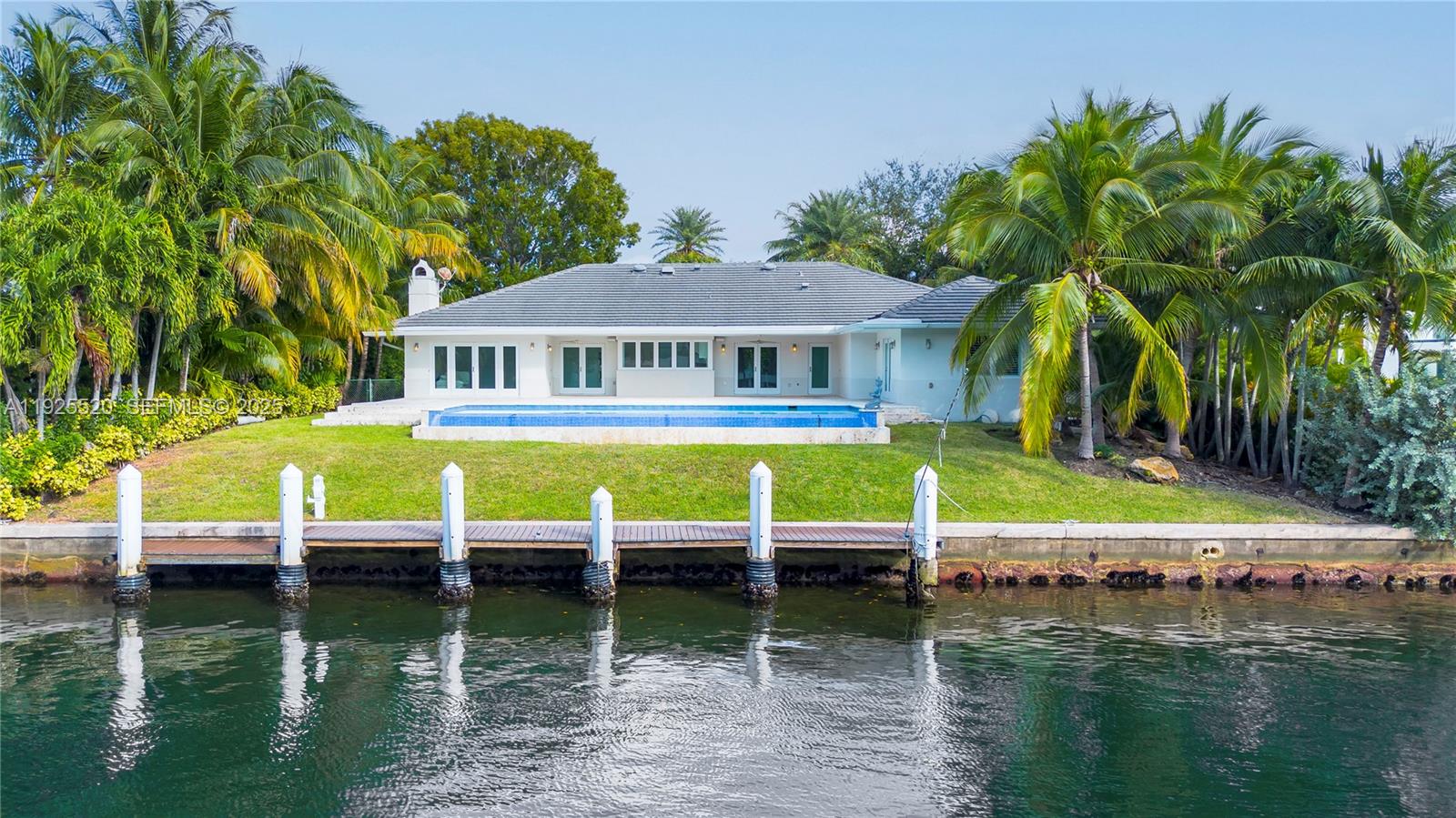 SUNRISE HARBOUR REV PL - Residential