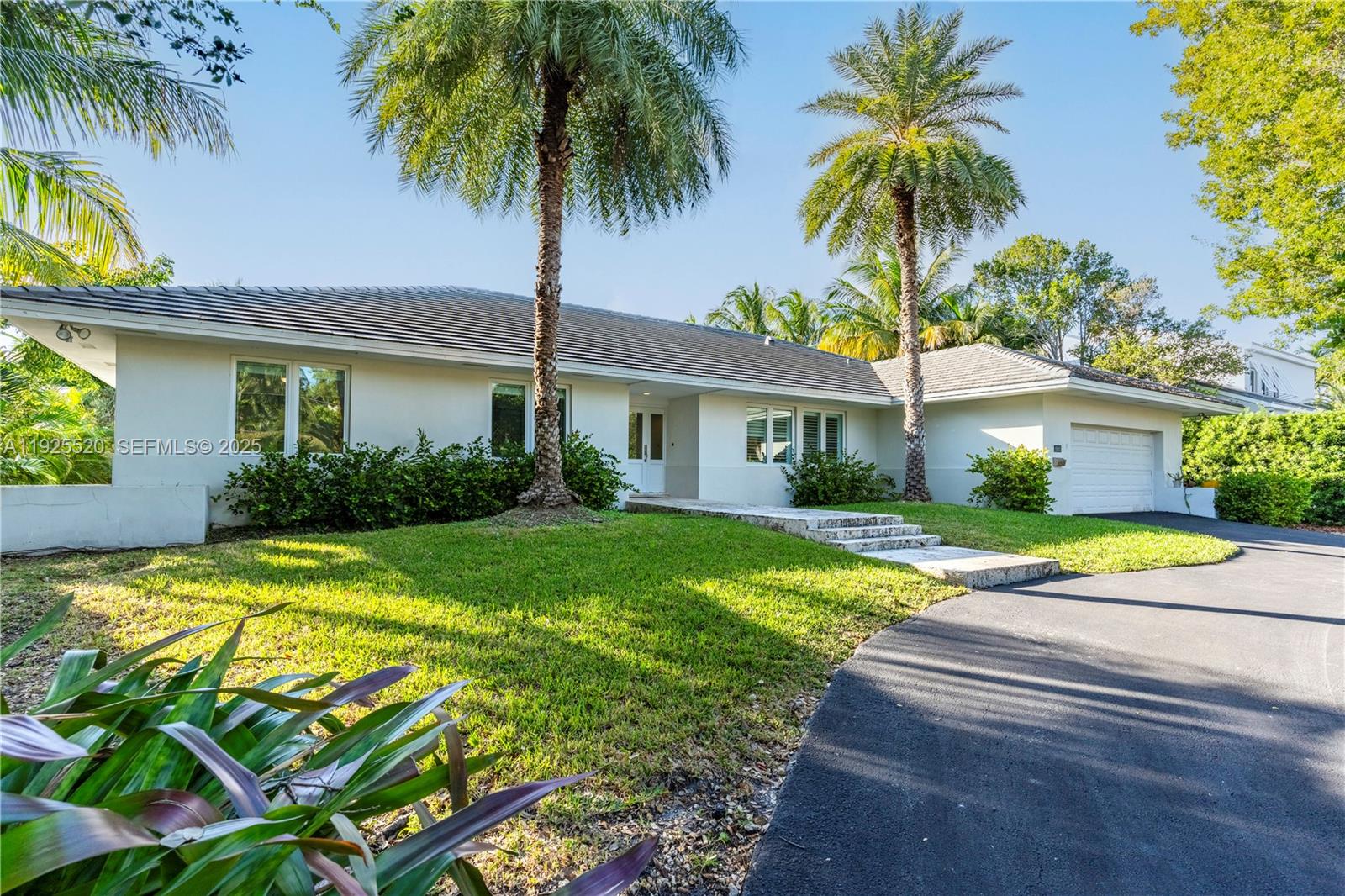 SUNRISE HARBOUR REV PL - Residential