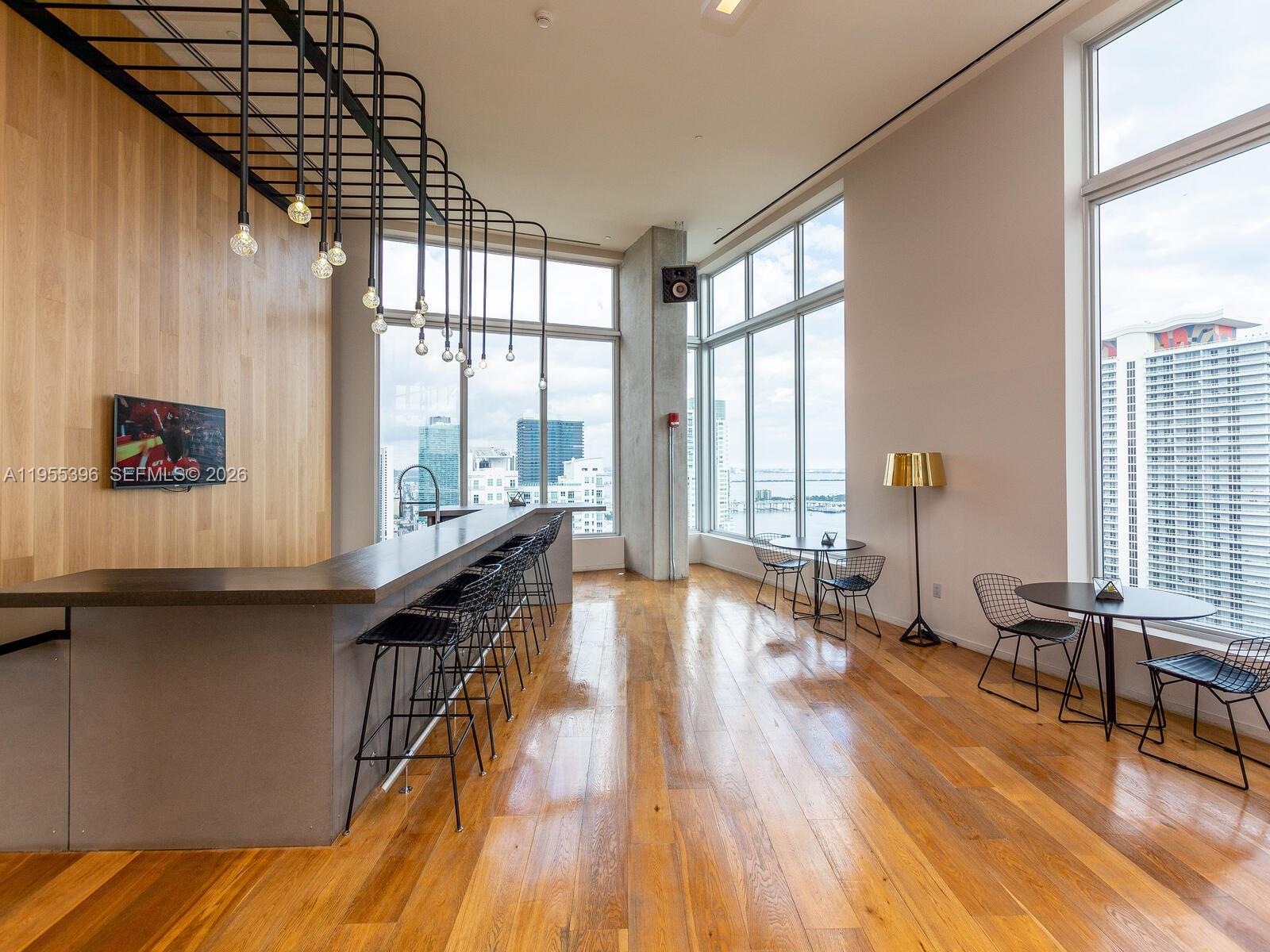 CENTRO CONDO - Residential