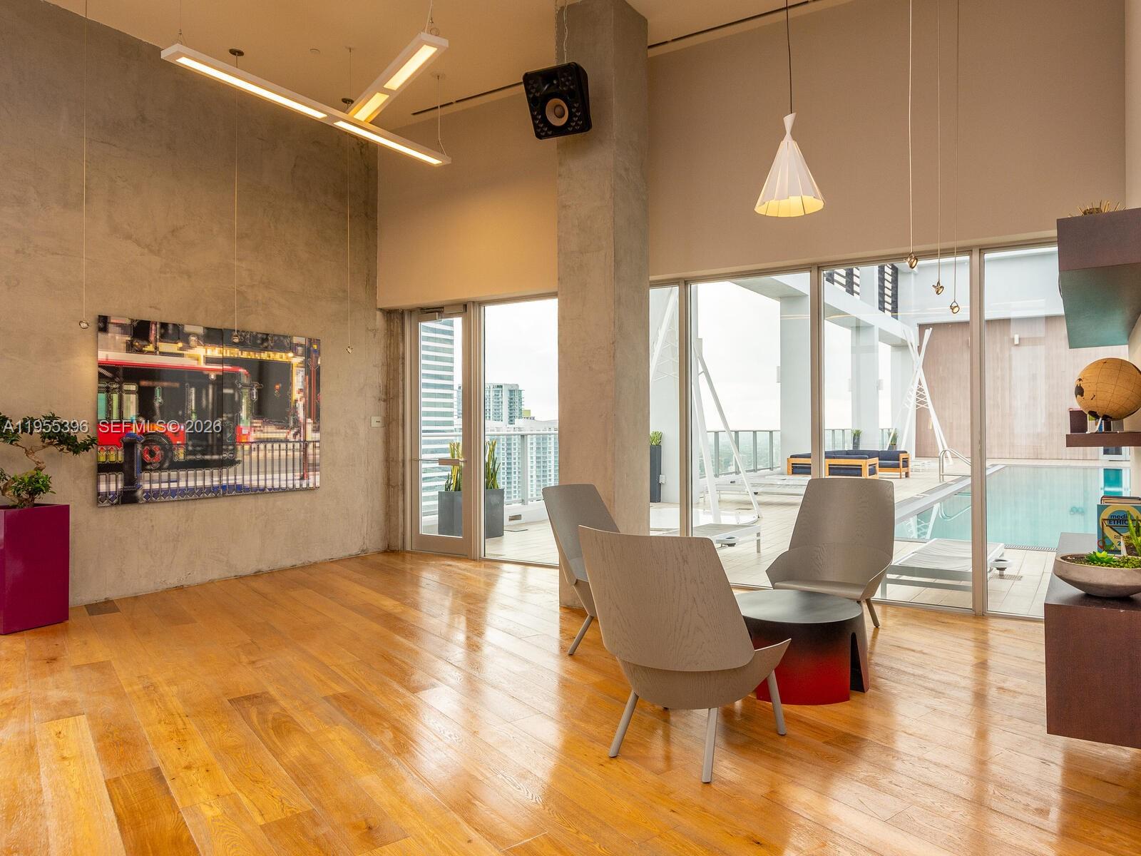 CENTRO CONDO - Residential