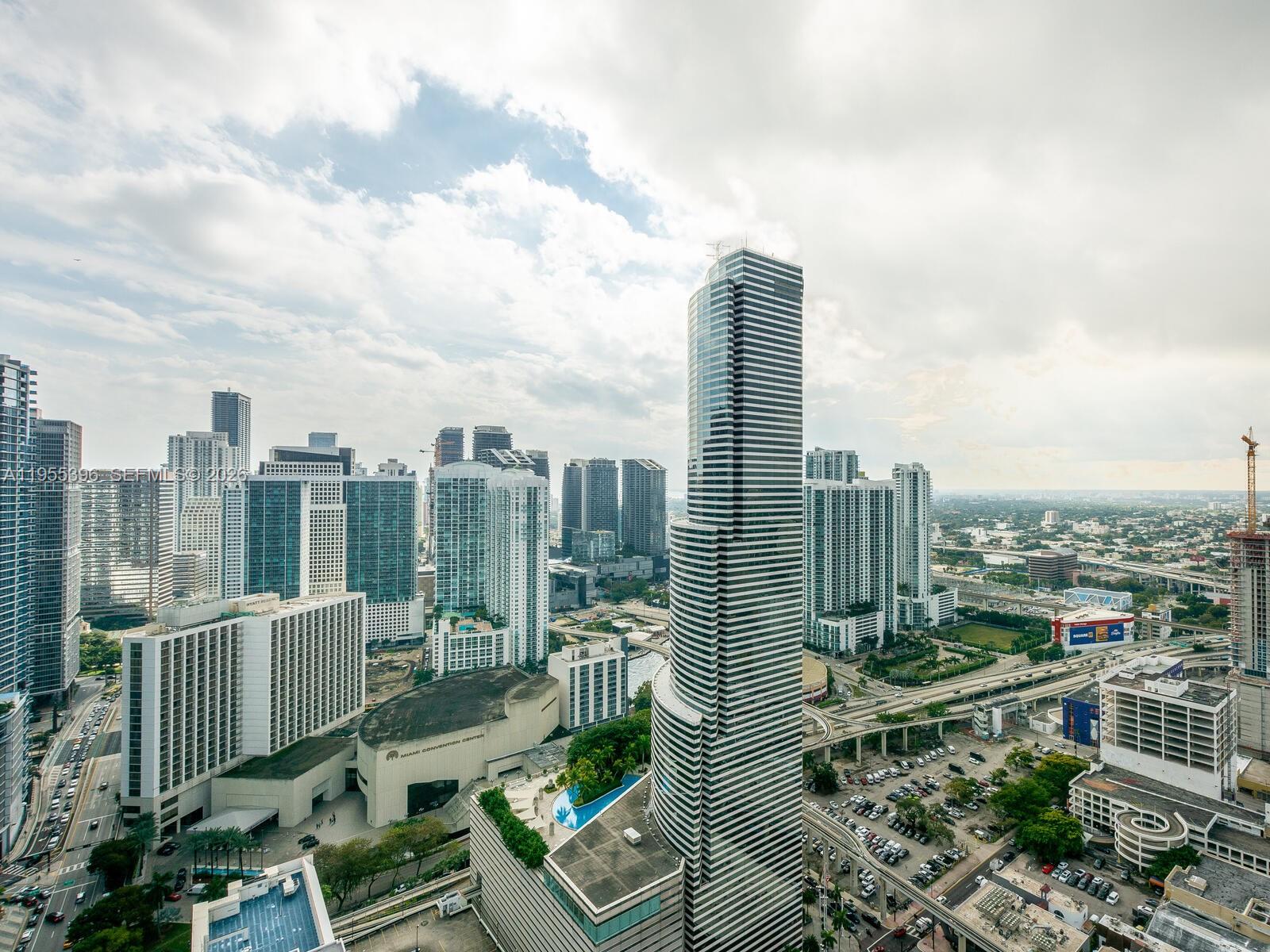 CENTRO CONDO - Residential