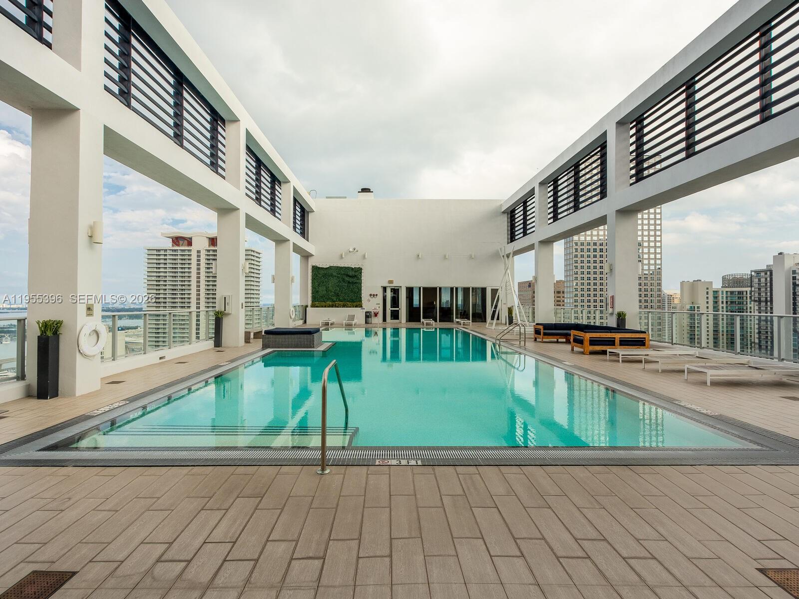 CENTRO CONDO - Residential