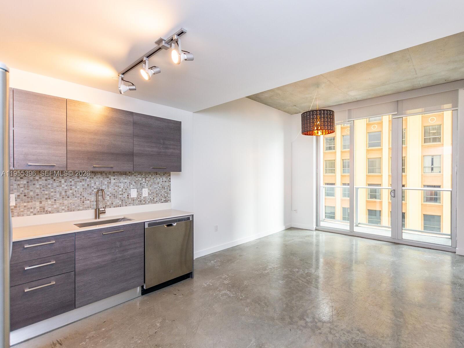 CENTRO CONDO - Residential