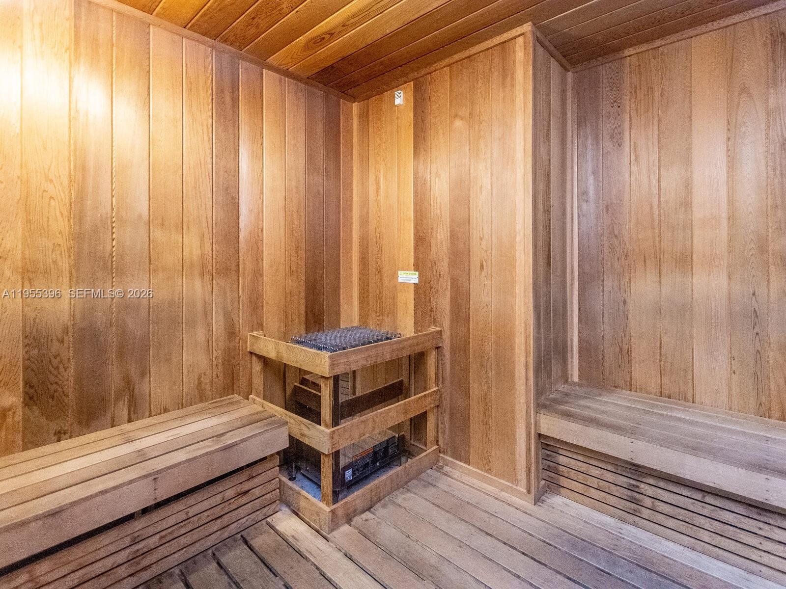 CENTRO CONDO - Residential