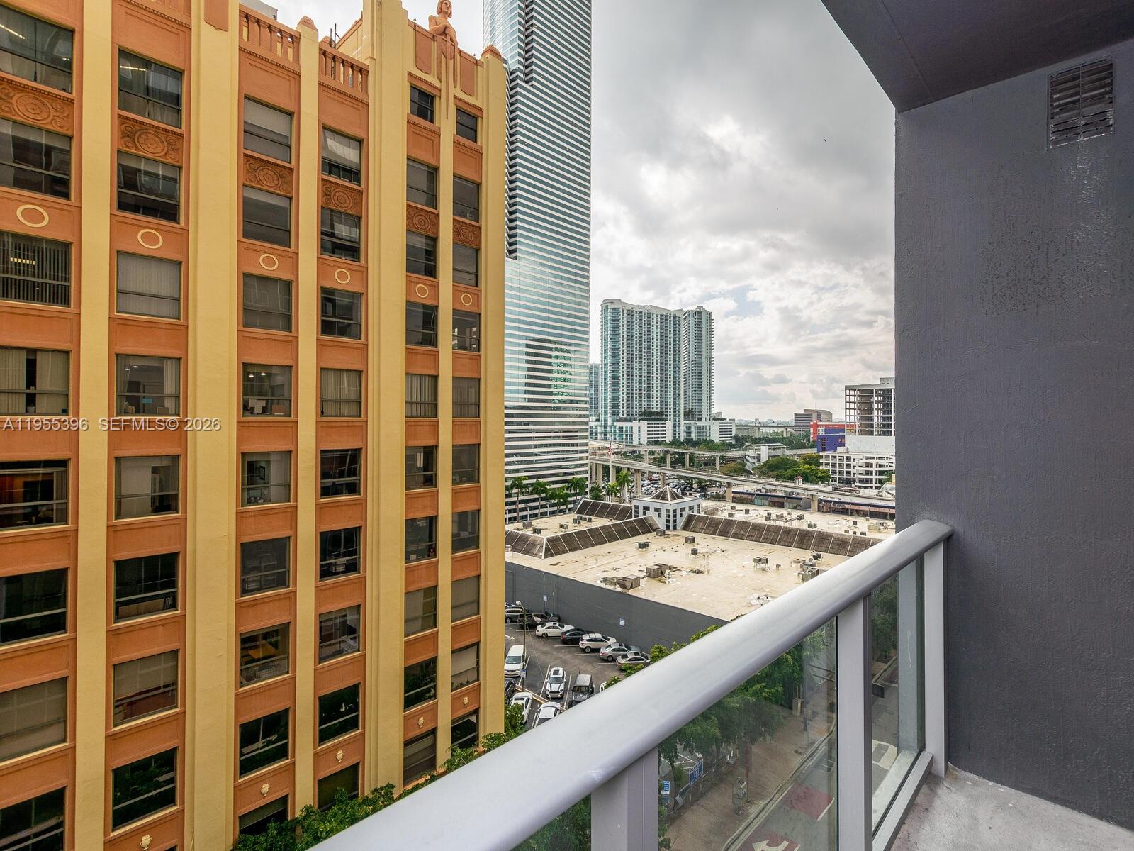 CENTRO CONDO - Residential