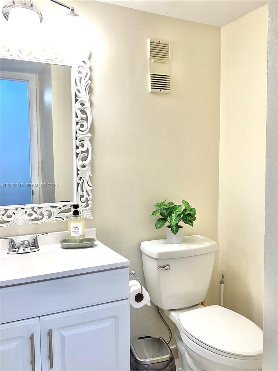 HOLLYBROOK GOLF AND - Residential