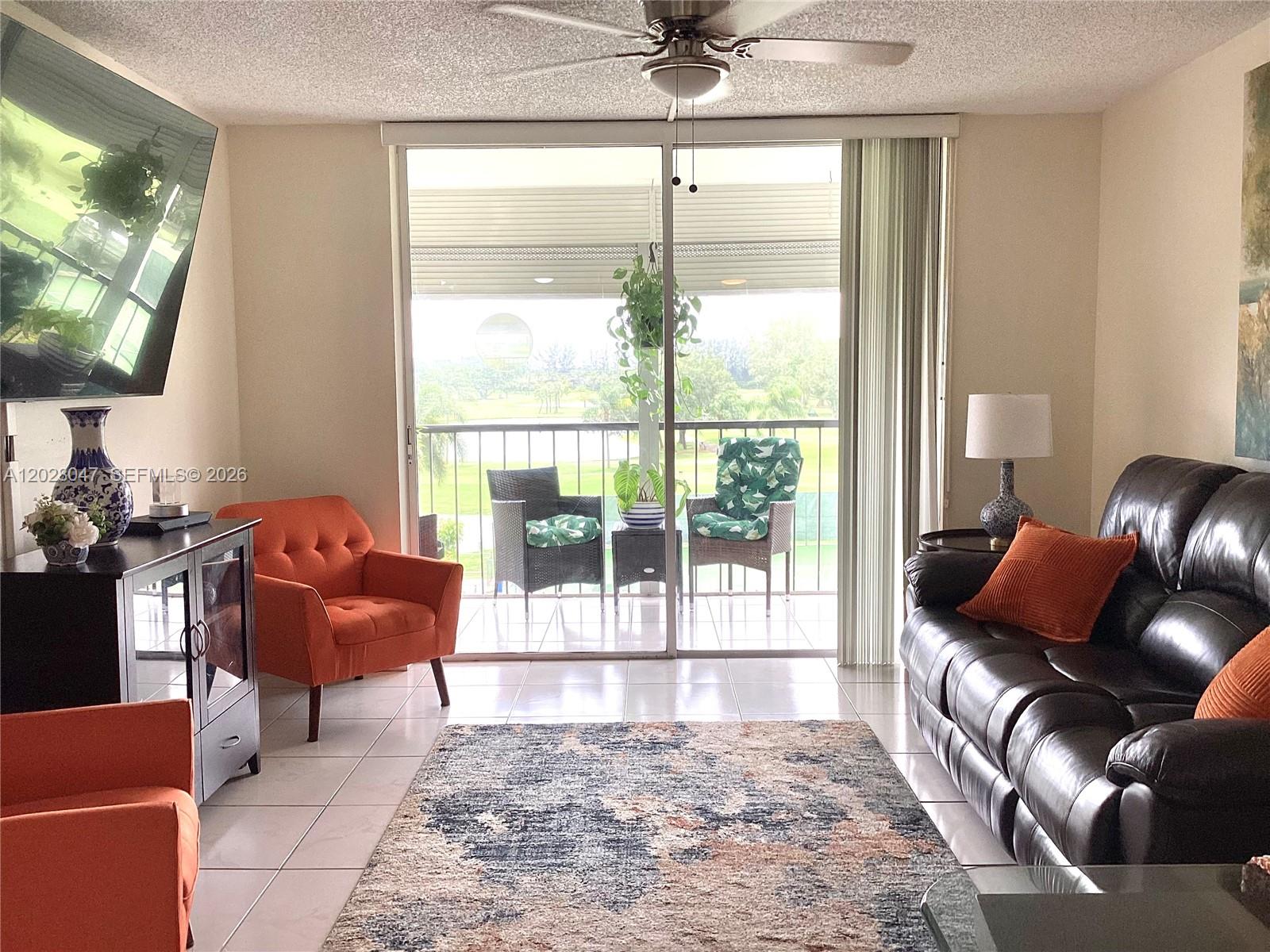 HOLLYBROOK GOLF AND - Residential