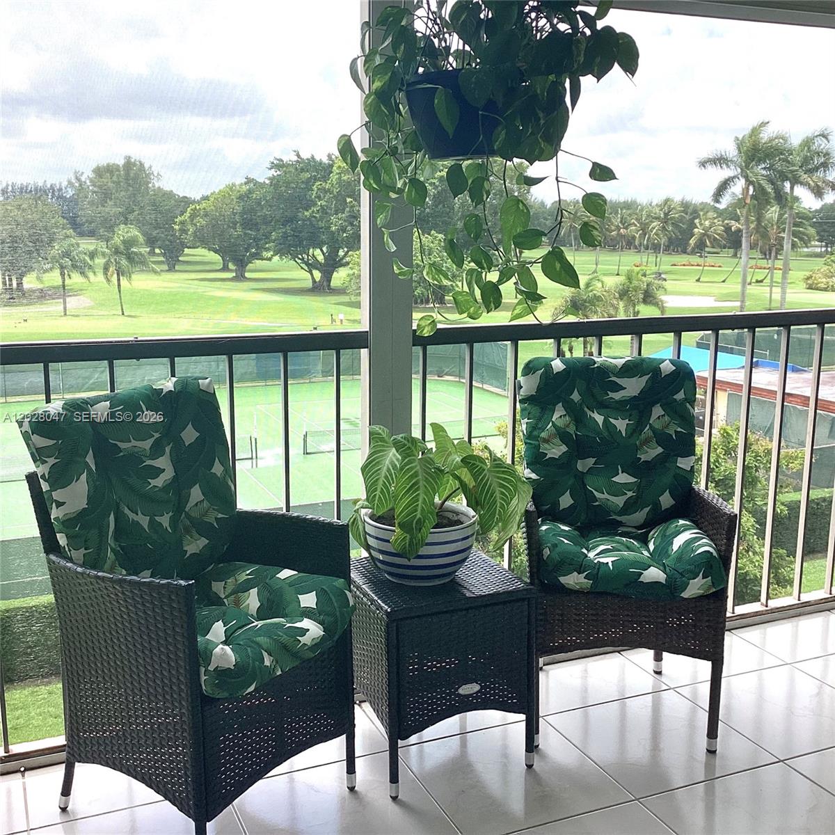HOLLYBROOK GOLF AND - Residential