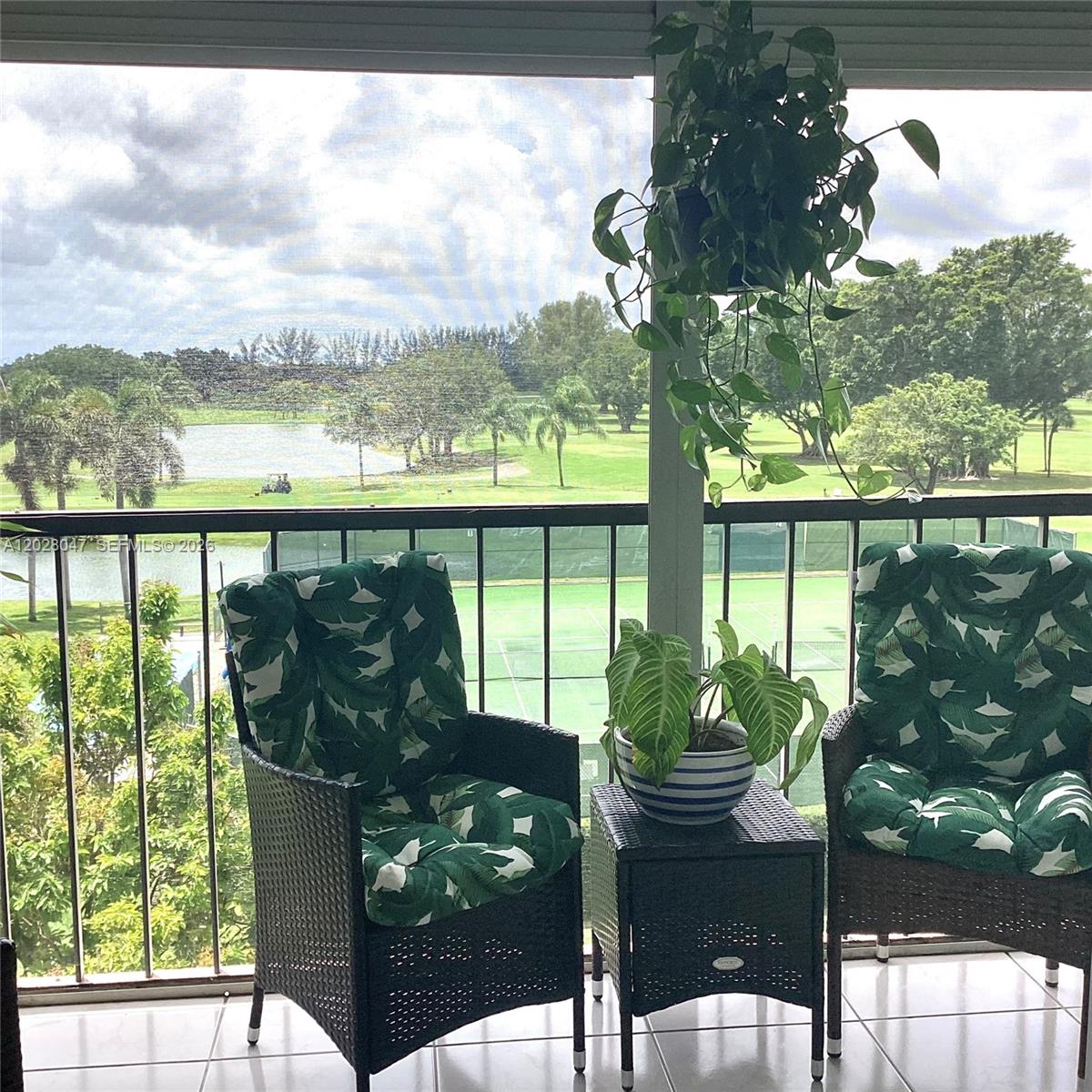 HOLLYBROOK GOLF AND - Residential
