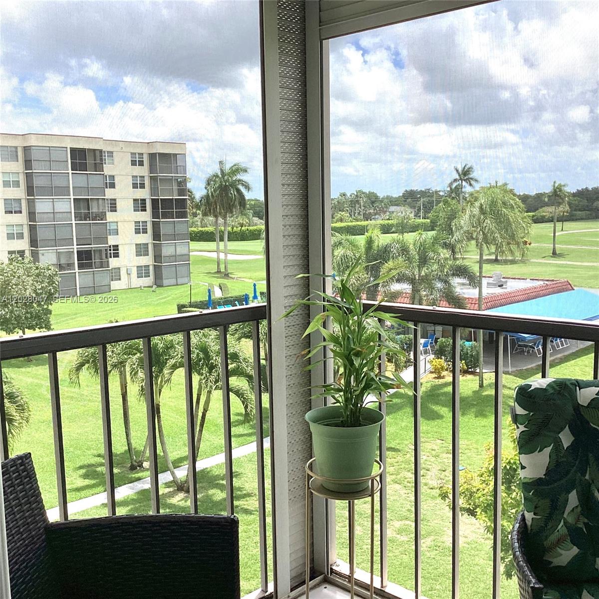 HOLLYBROOK GOLF AND - Residential