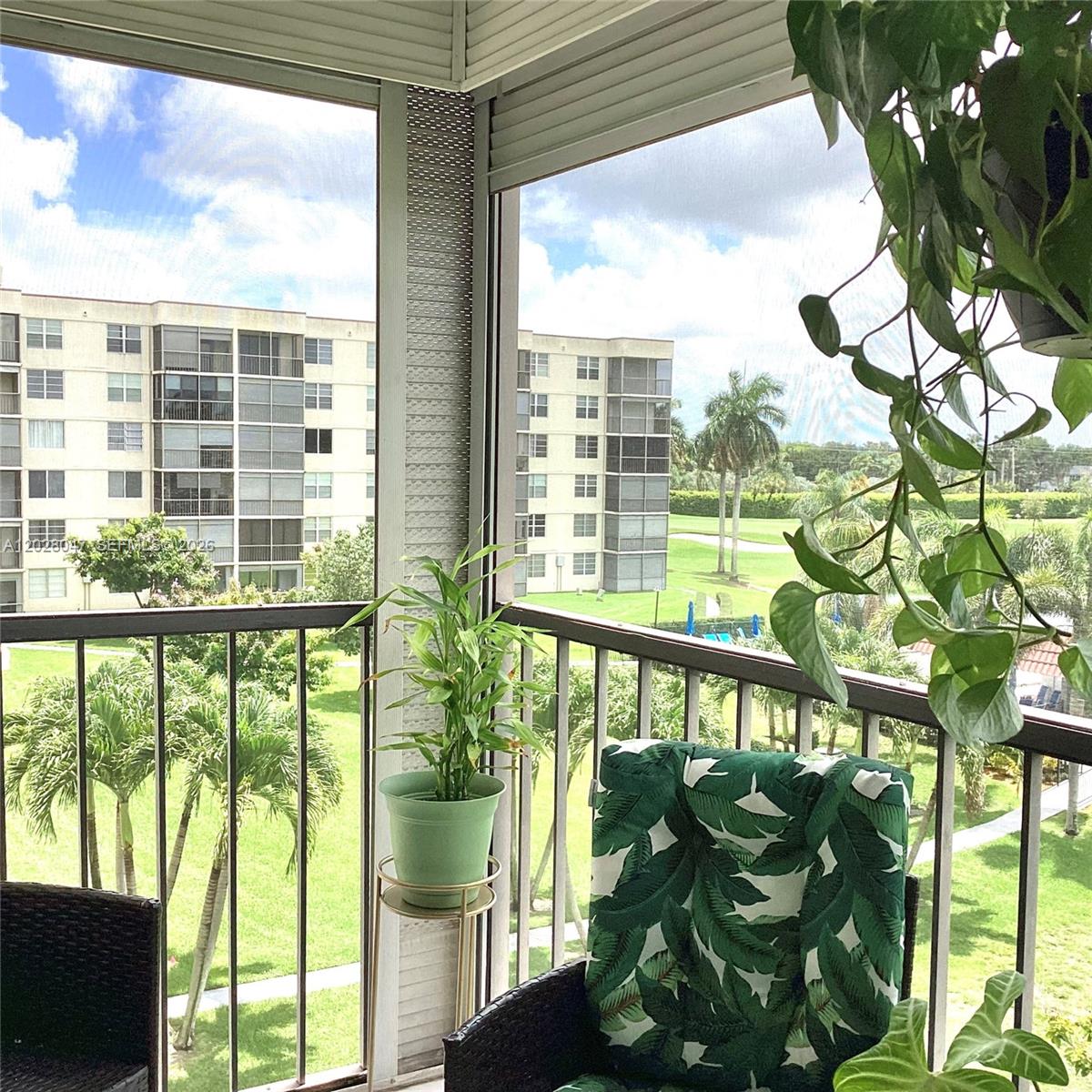 HOLLYBROOK GOLF AND - Residential