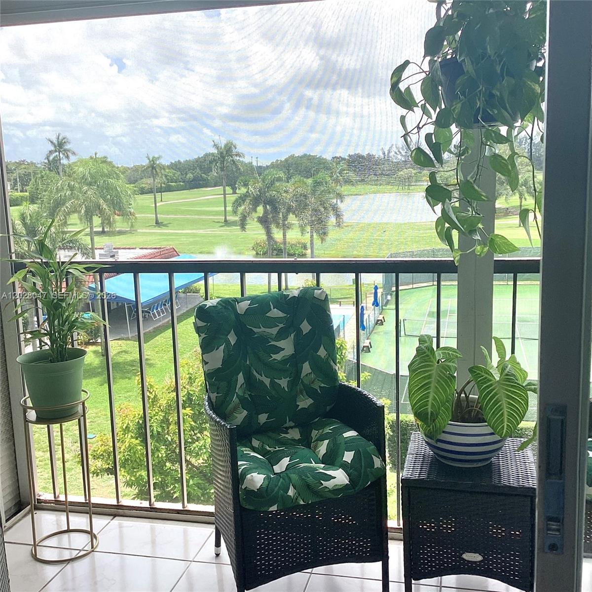 HOLLYBROOK GOLF AND - Residential