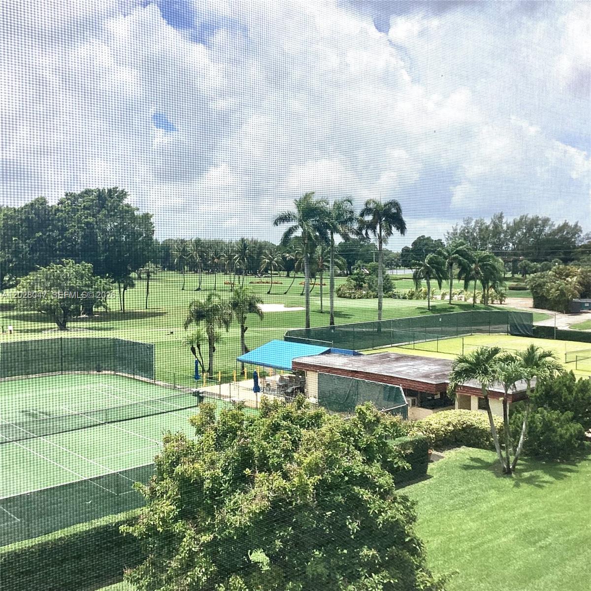 HOLLYBROOK GOLF AND - Residential