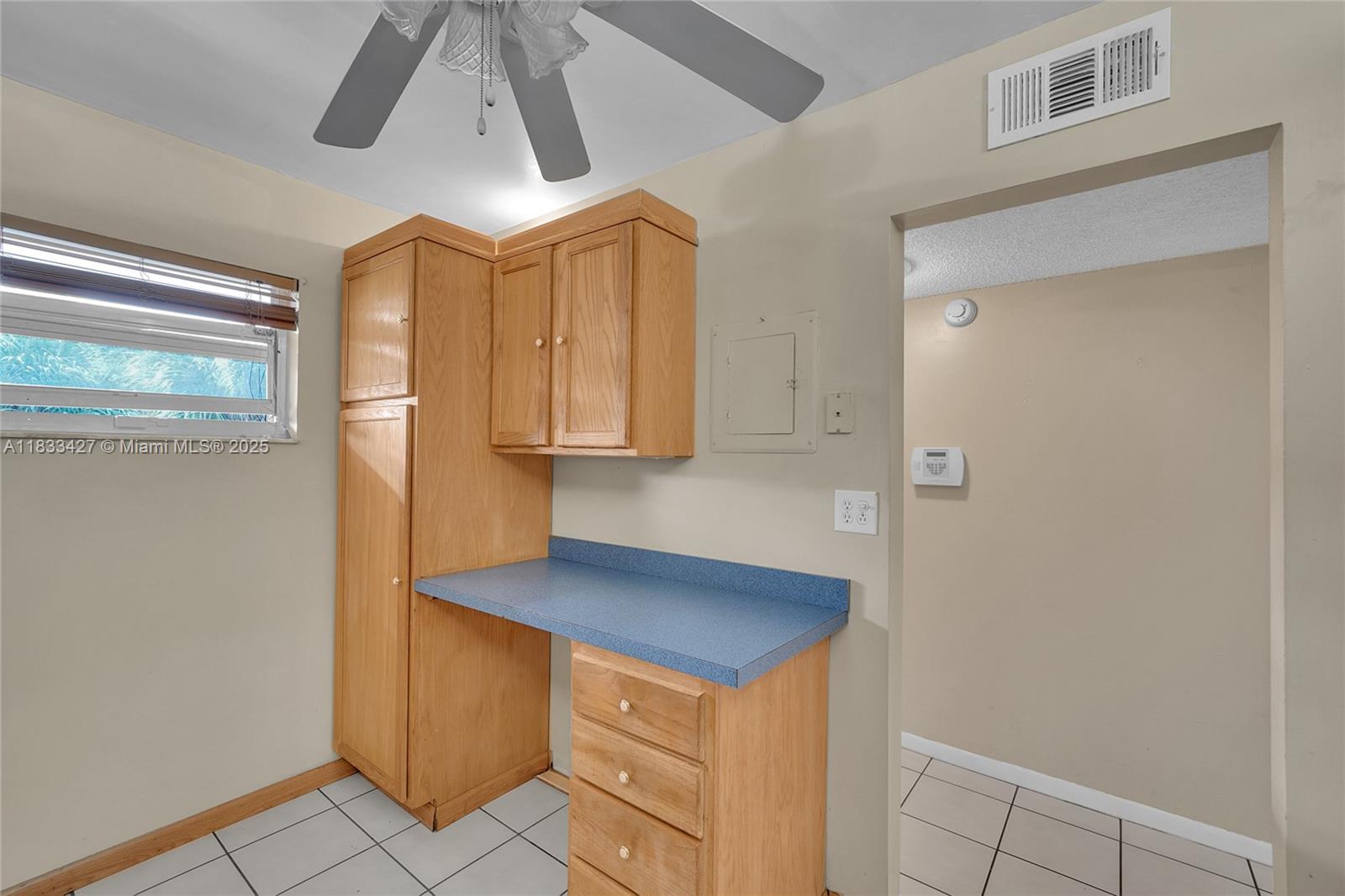 SHERWOOD SQUARE CONDOMINI - Residential Lease